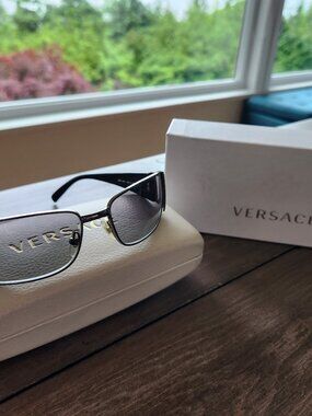 Versace Shield Sunglasses black / gunmetal - Women's